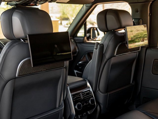 Used 2025 Land Rover Range Rover Long Wheelbase Autobiography image 23
