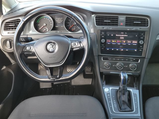 Used 2019 Volkswagen e-Golf SE w/ Driver Assistance Package FWD image 9