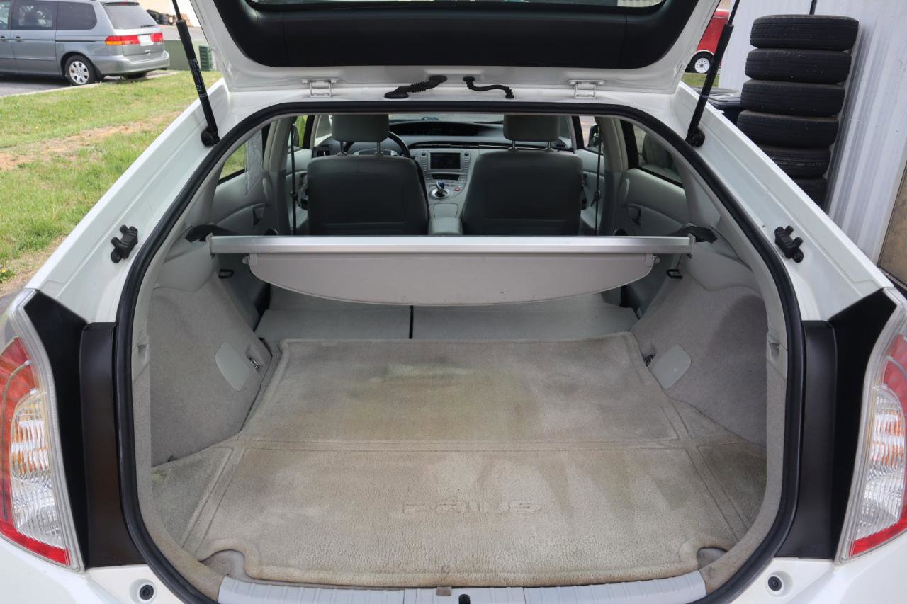 Used 2015 Toyota Prius Four w/ Deluxe Solar Roof Package image 51