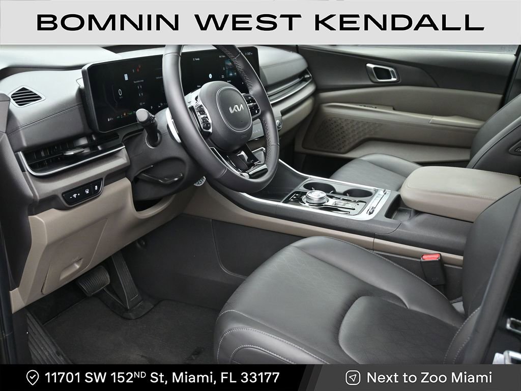 Used 2025 Kia Carnival SX image 10