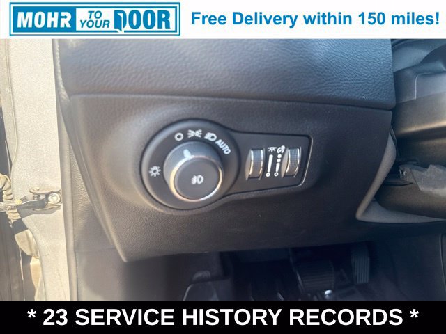 Used 2019 Jeep Compass Latitude FWD image 28