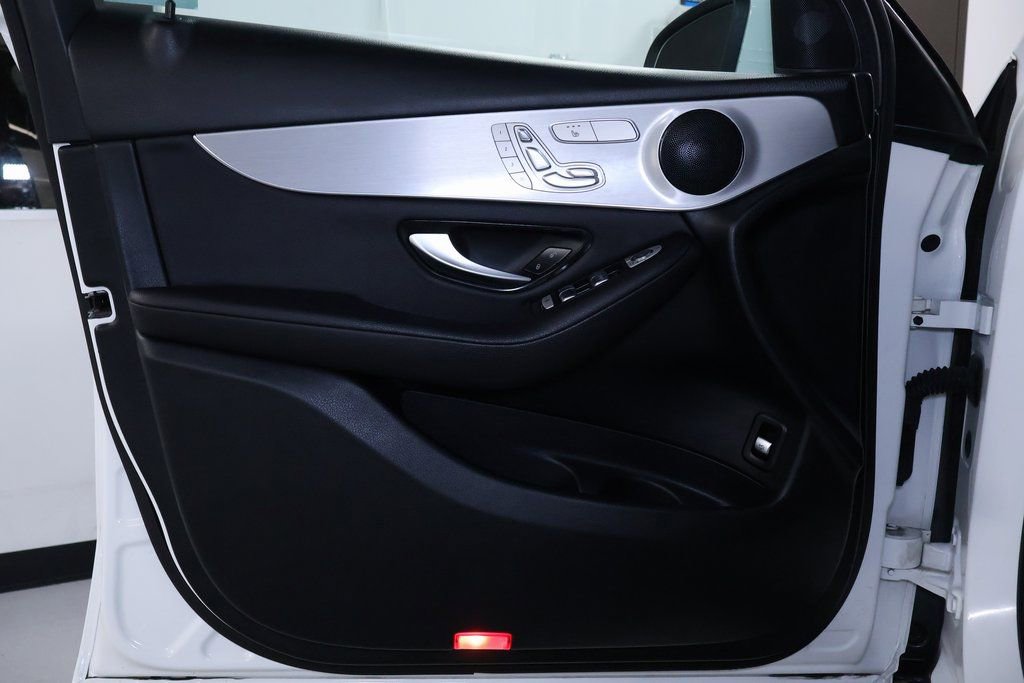 Used 2021 Mercedes-Benz GLC 300 4MATIC image 13