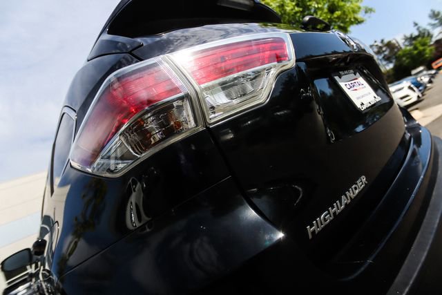 Used 2014 Toyota Highlander LE AWD/4WD image 13