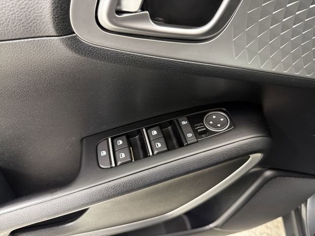 Used 2024 Kia Soul LX w/ Option Group 015 FWD image 20