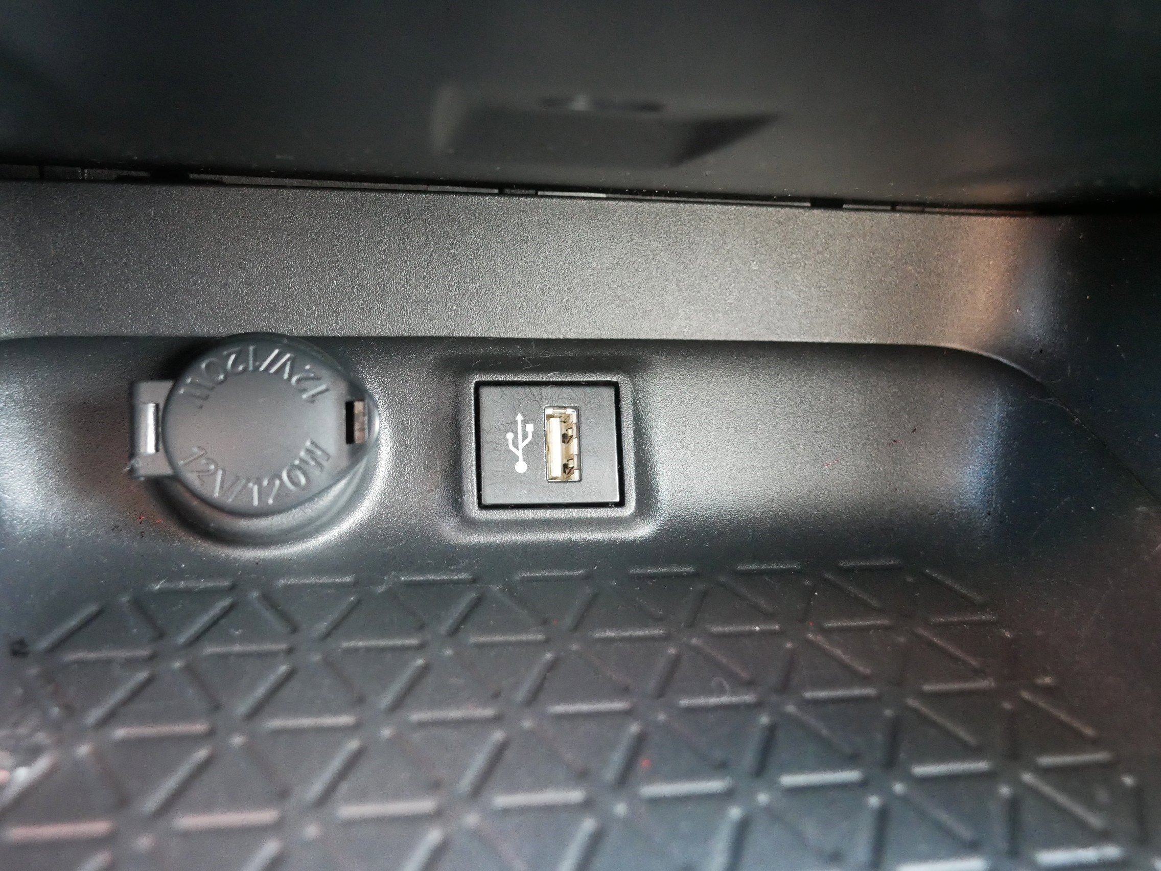 Used 2023 Toyota RAV4 LE AWD/4WD image 33