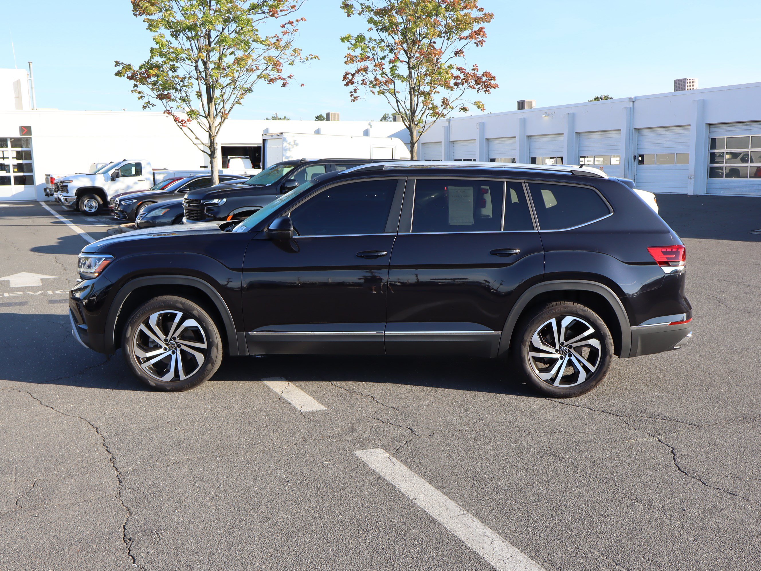 Used 2023 Volkswagen Atlas SEL AWD/4WD image 18