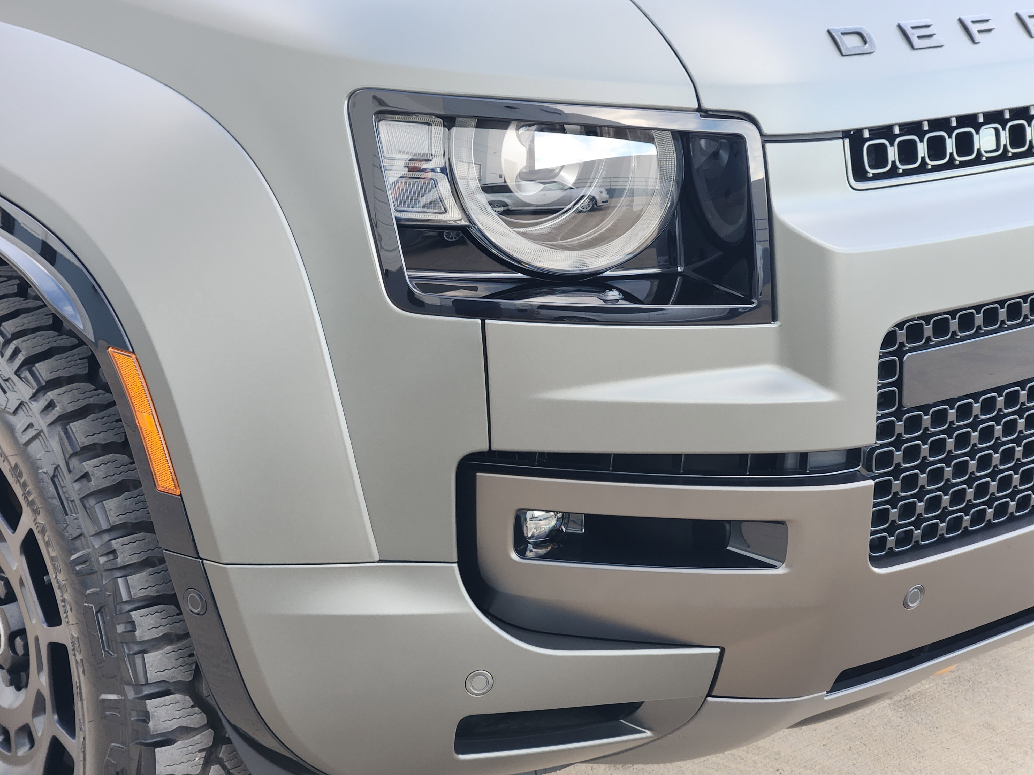 Certified 2025 Land Rover Defender 110 image 8