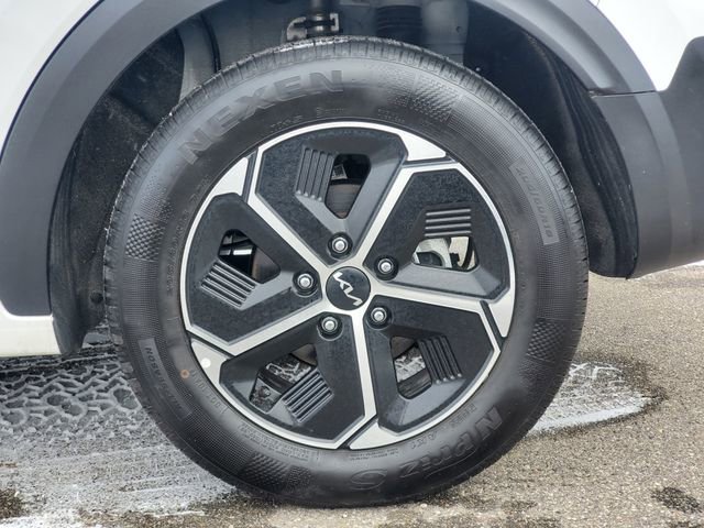 Used 2024 Kia Niro EX image 30
