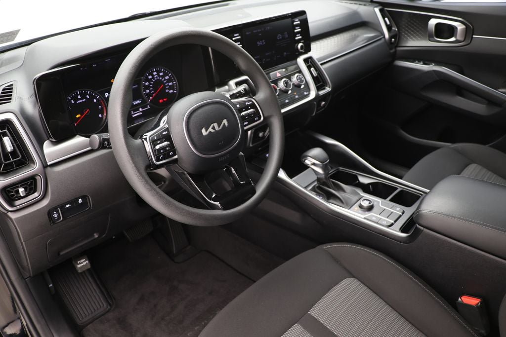 Used 2023 Kia Sorento LX AWD/4WD image 14