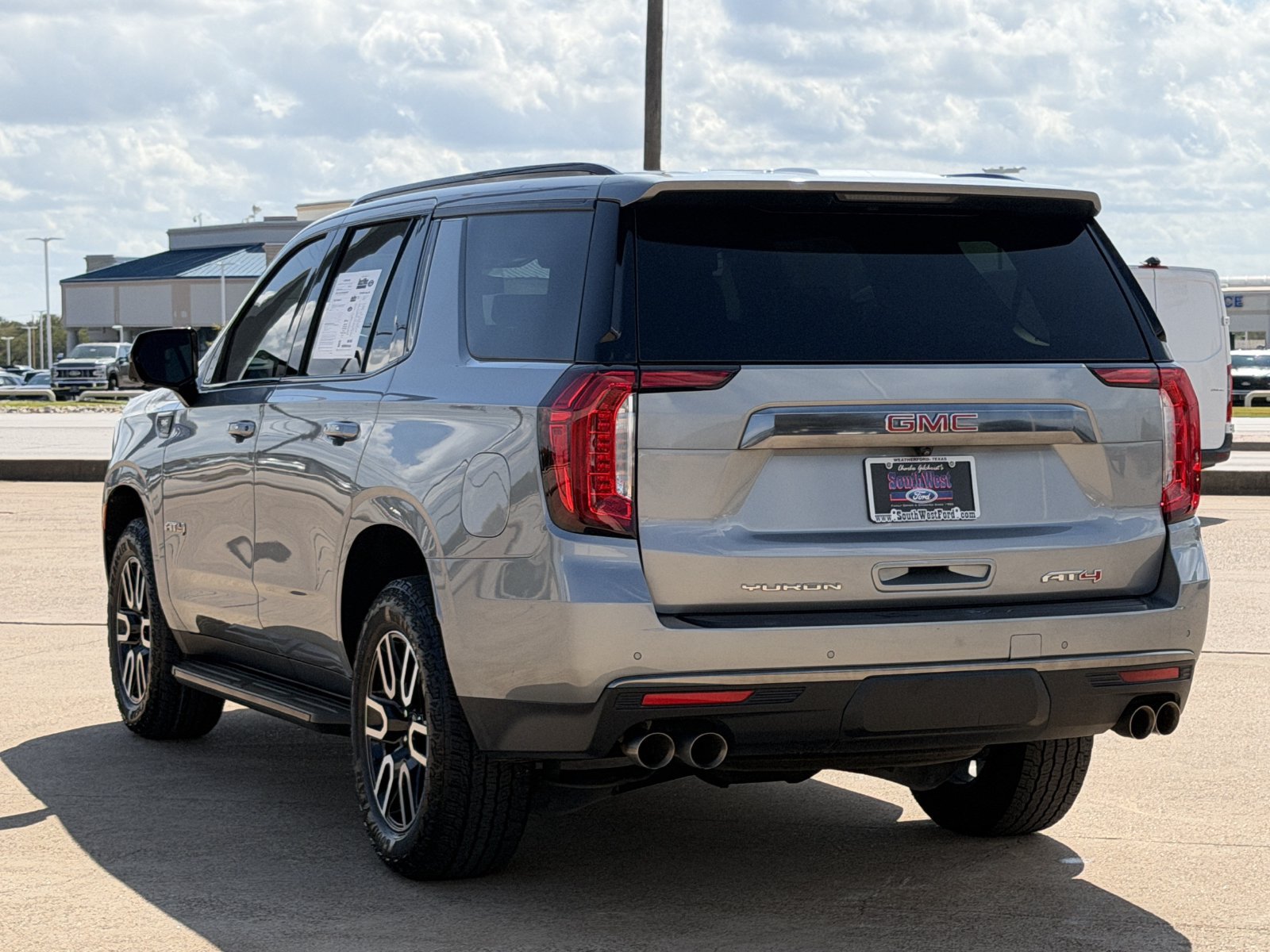 Used 2024 GMC Yukon AT4 w/ Technology Package AWD/4WD image 6