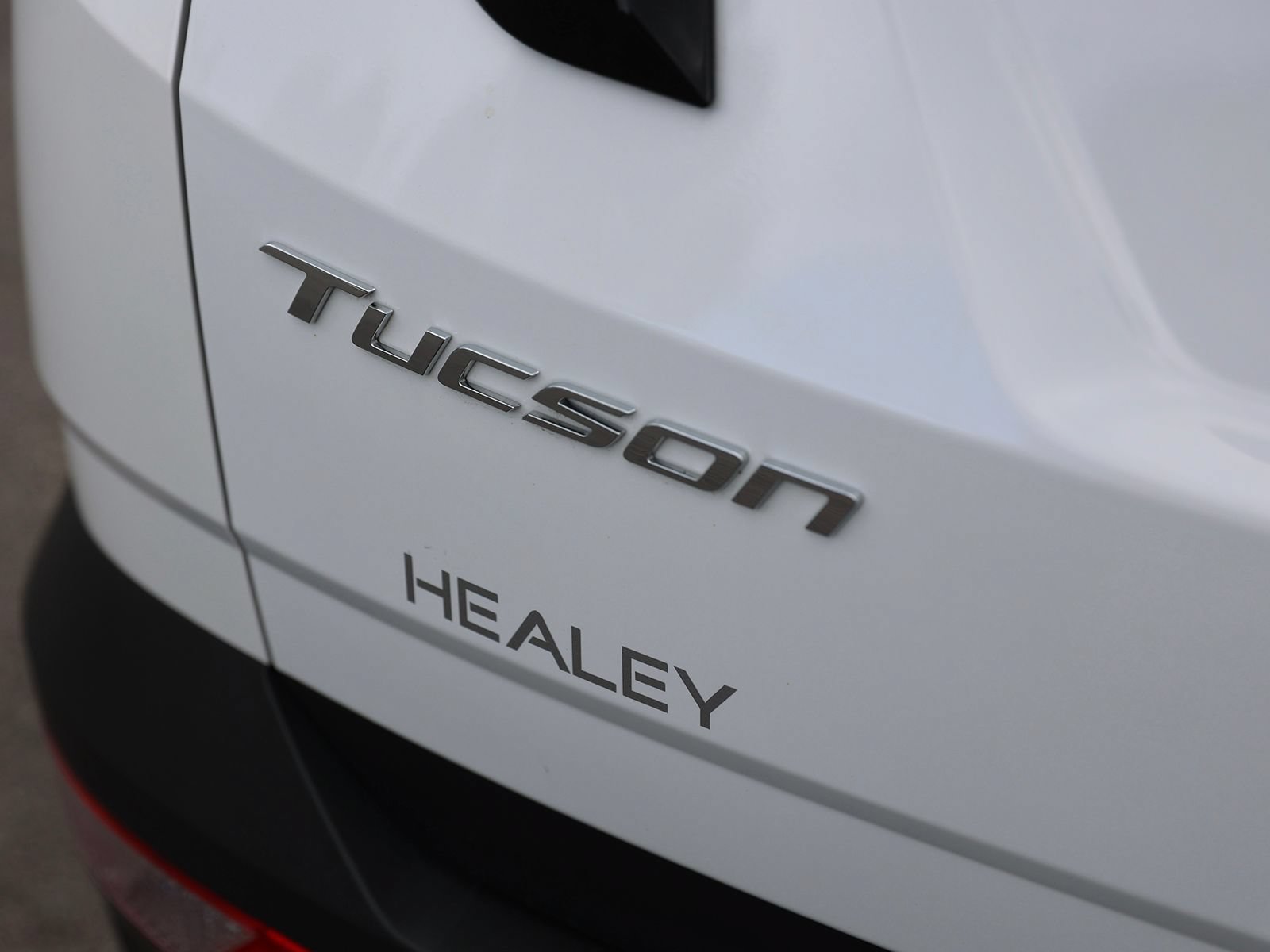 Certified 2023 Hyundai Tucson Limited AWD/4WD image 9