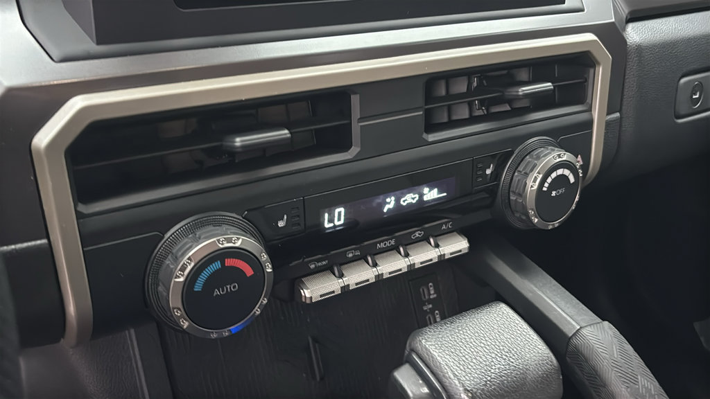 Used 2025 Toyota Tacoma TRD Sport AWD/4WD image 21
