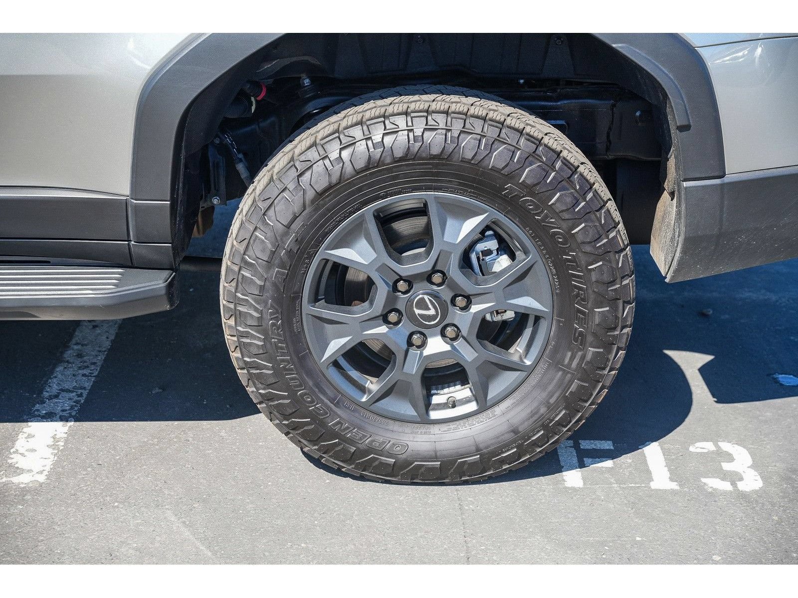 Used 2025 Lexus GX 550 AWD/4WD image 10