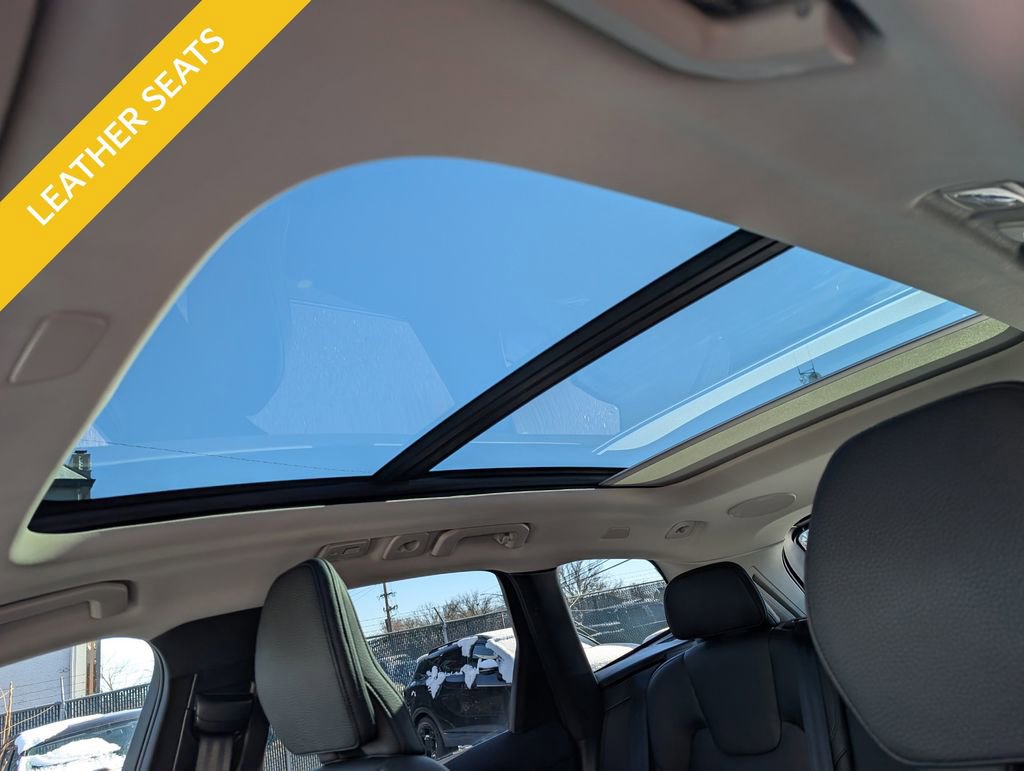 Used 2024 Volvo XC60 T8 Plus w/ Protection Package Premier image 8