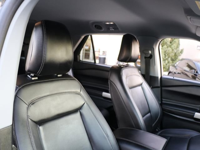 Used 2024 Ford Explorer XLT w/ Equipment Group 202A image 8
