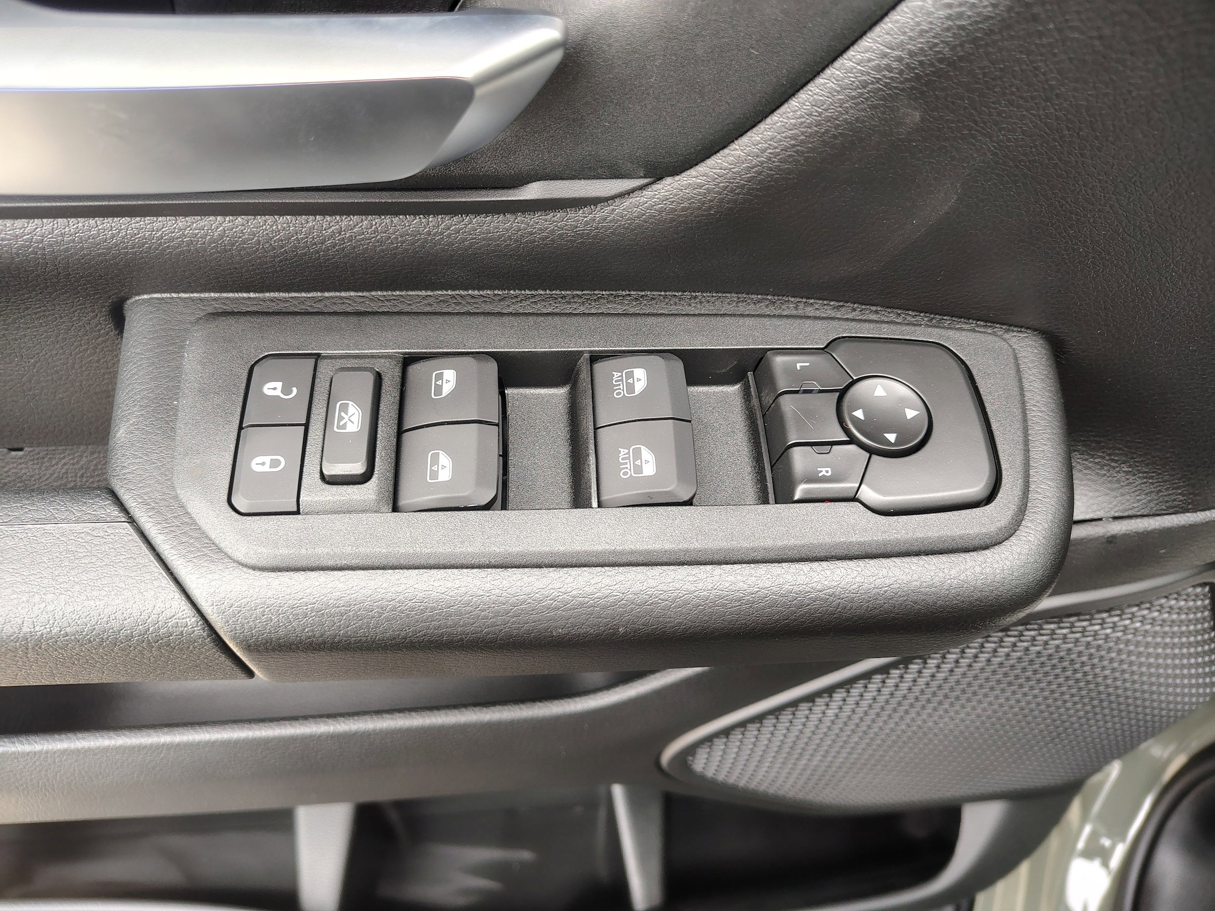 New 2026 RAM 1500 Express image 18