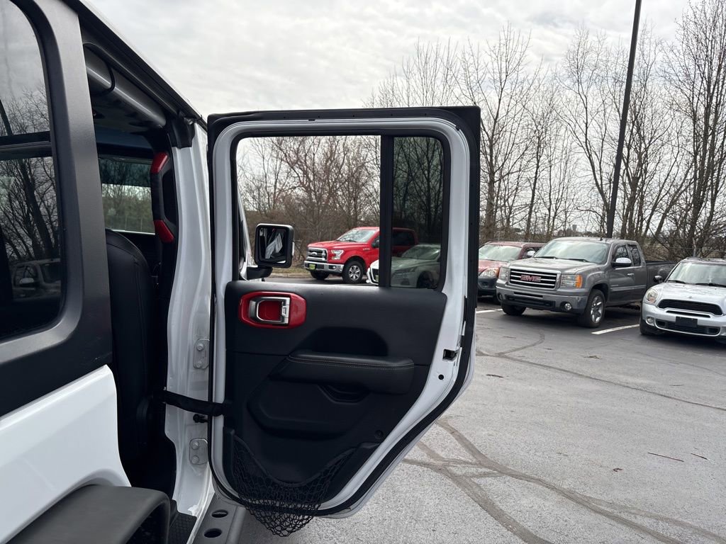 Used 2018 Jeep Wrangler Unlimited Sahara image 39