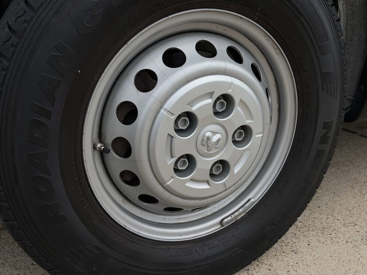 Used 2025 RAM ProMaster 2500 w/ Convenience Group image 11