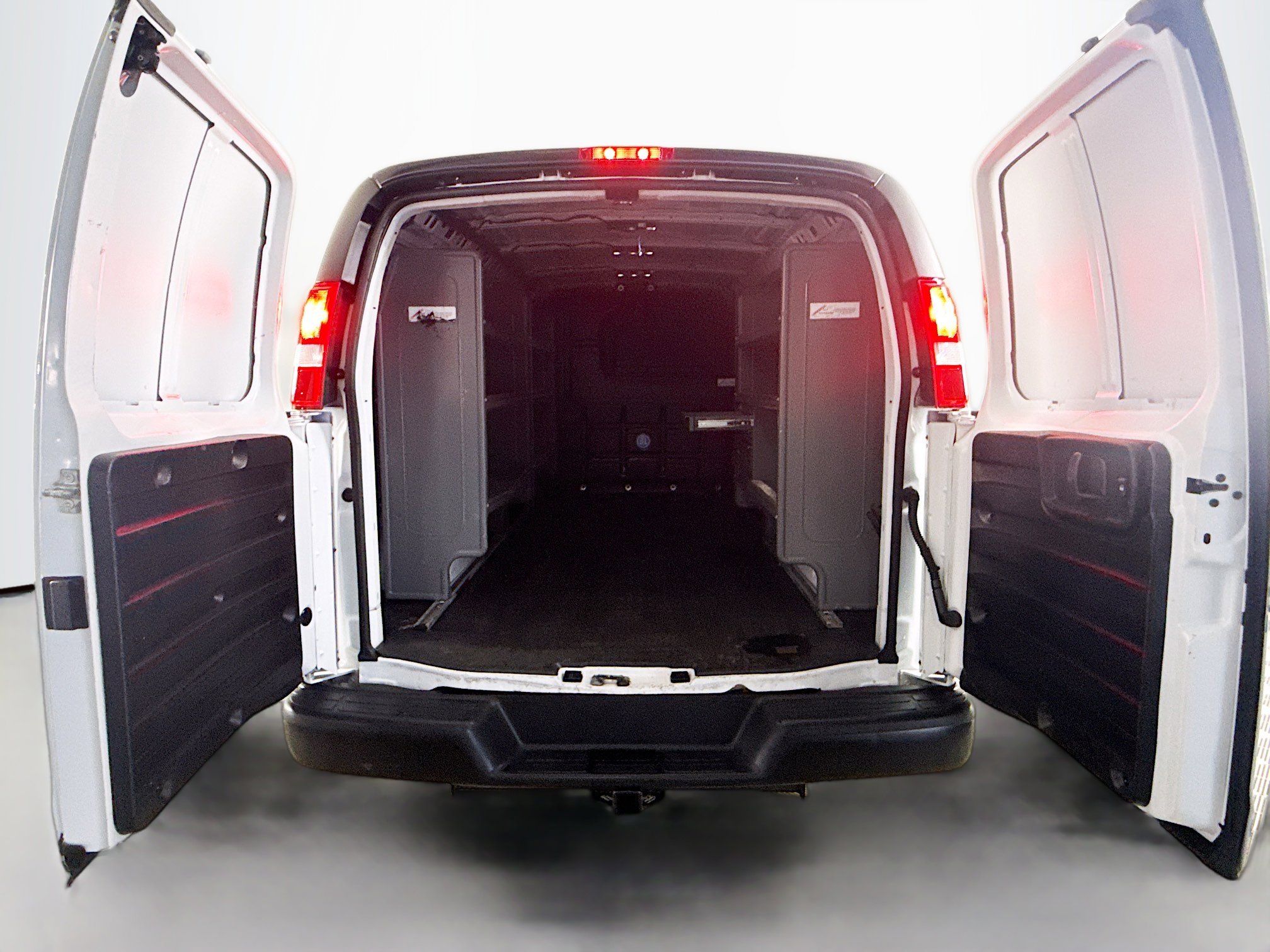 Used 2023 GMC Savana 2500 Work Van w/ Driver Convenience Package image 32