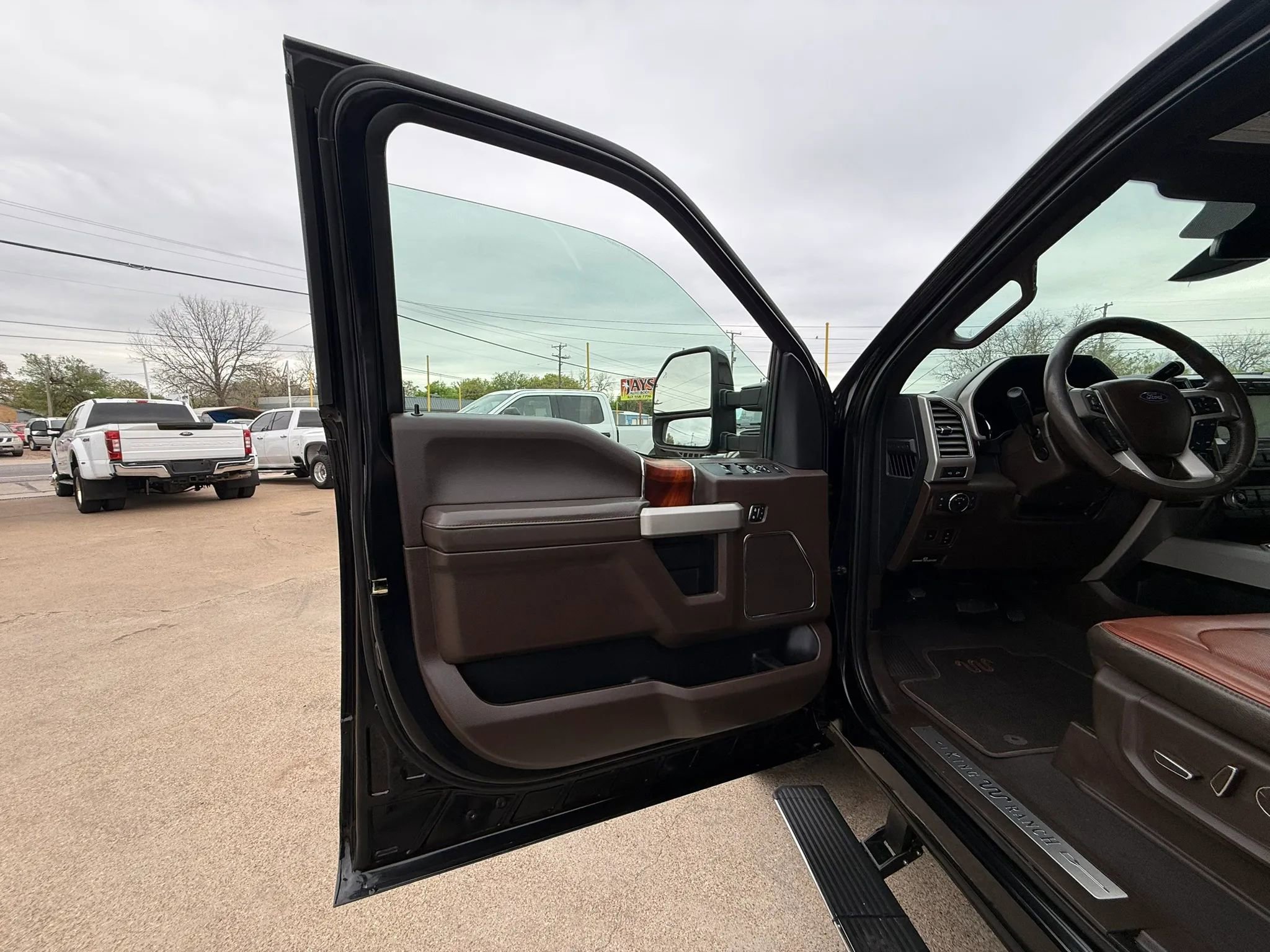 Used 2019 Ford F250 King Ranch w/ King Ranch Ultimate Package AWD/4WD image 7