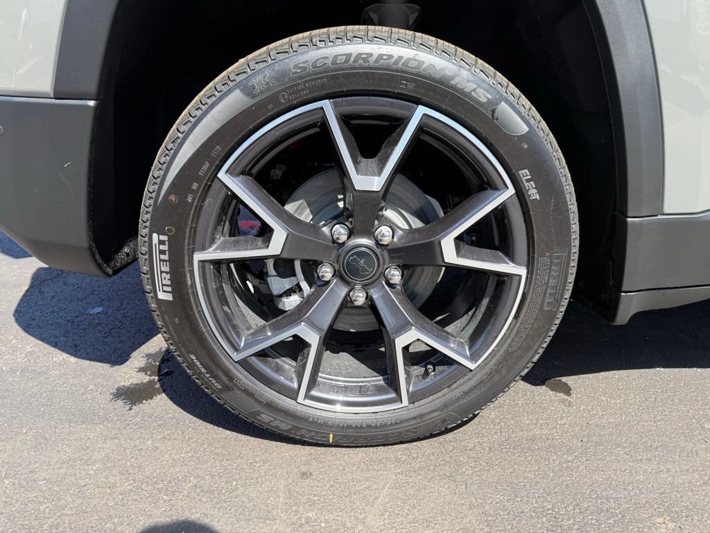 New 2026 Jeep Cherokee Overland w/ Advanced Pro Tech Group AWD/4WD image 46