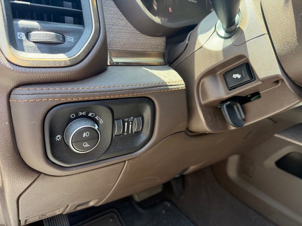 Used 2025 RAM 3500 Longhorn AWD/4WD image 20