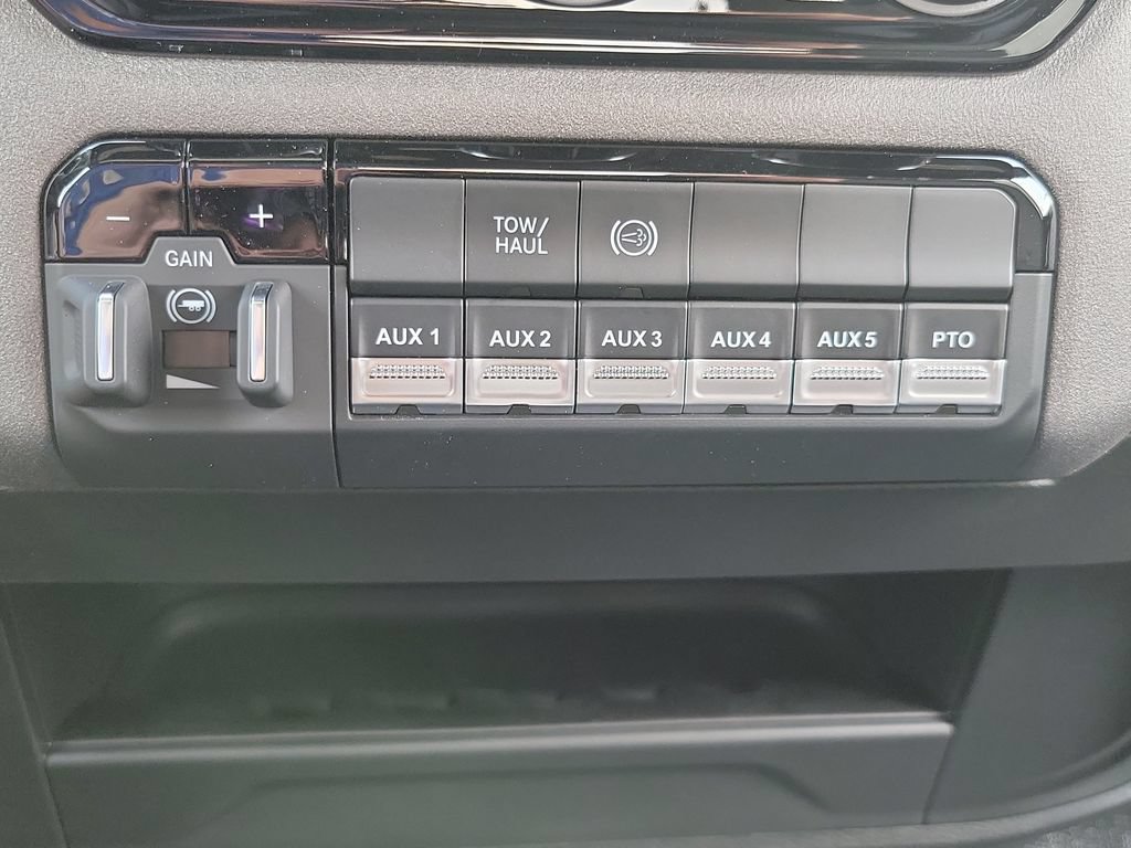 New 2026 RAM 5500 Tradesman AWD/4WD image 19