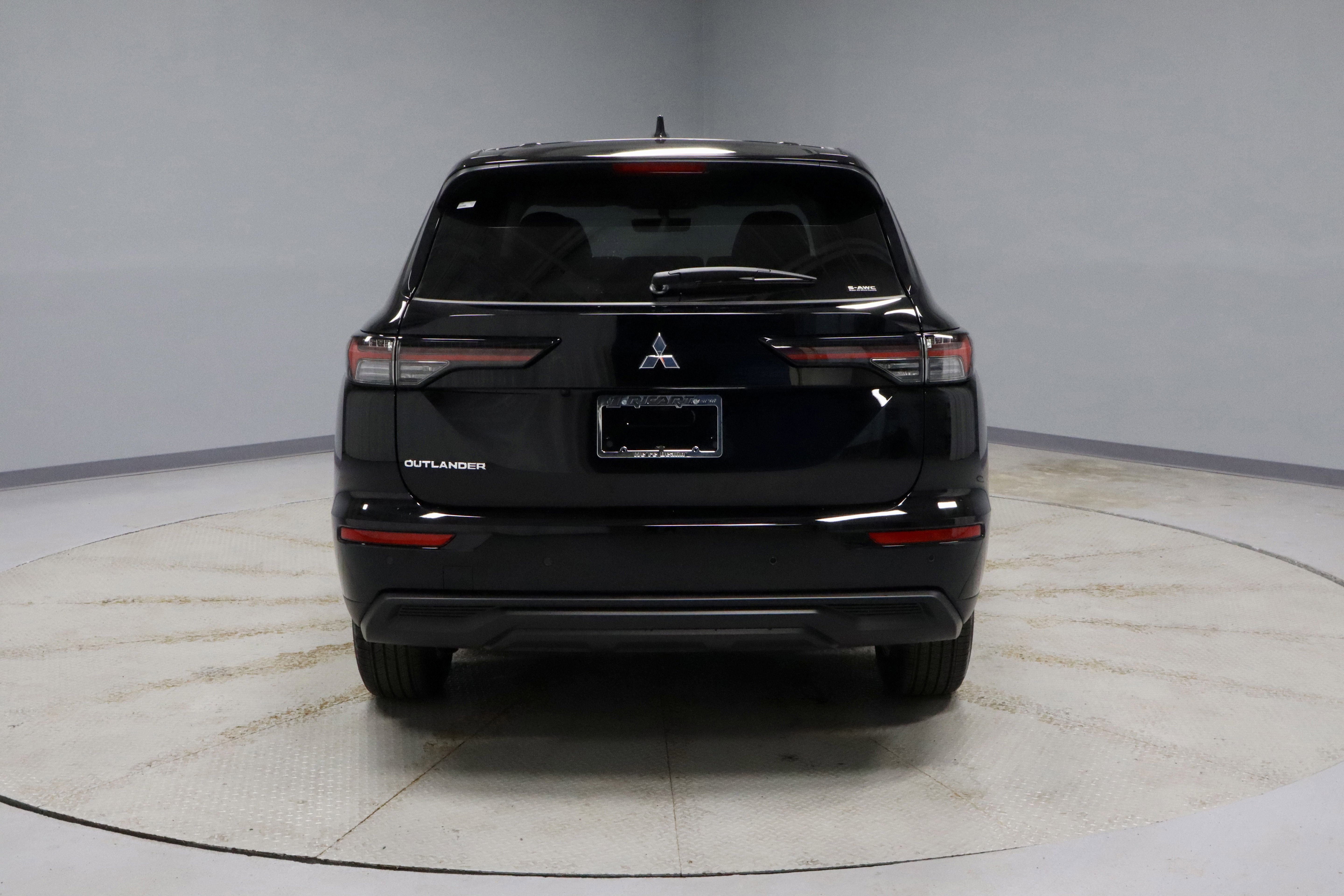 New 2026 Mitsubishi Outlander ES image 7