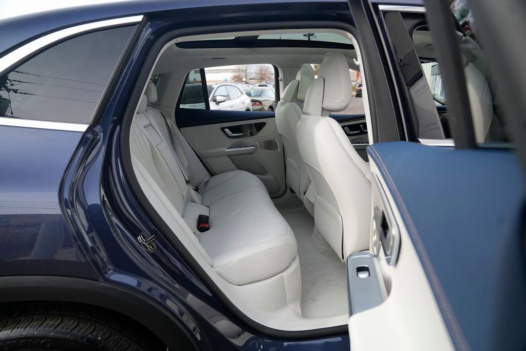 Used 2023 Mercedes-Benz EQE 500 4MATIC SUV image 40