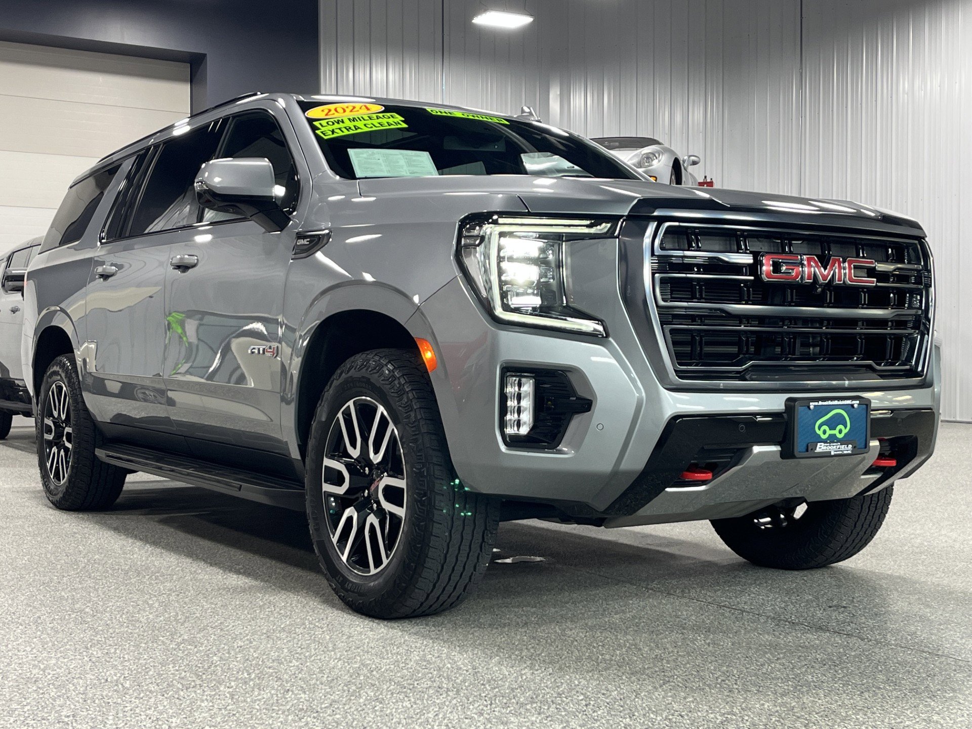 Certified 2024 GMC Yukon XL AT4 w/ Technology Package AWD/4WD image 5