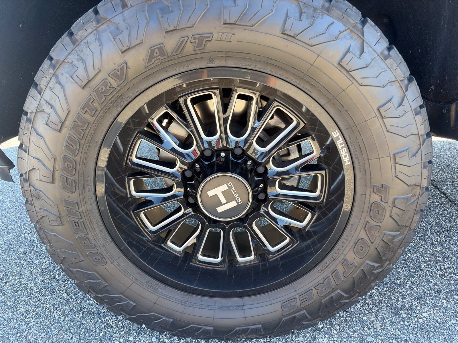 Used 2024 Chevrolet Silverado 2500 LTZ w/ LTZ Convenience Package AWD/4WD image 15