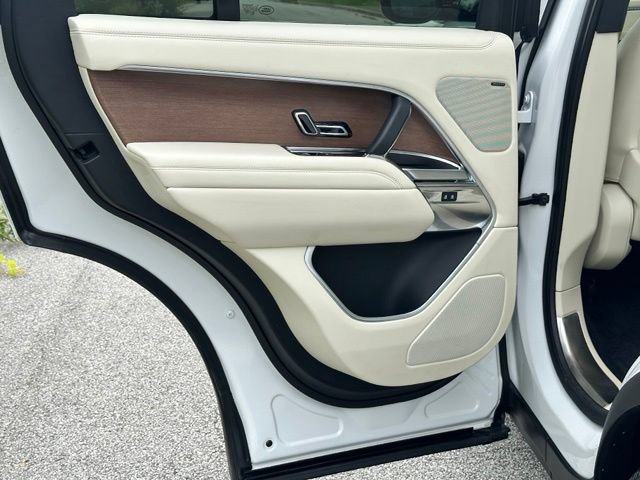 Certified 2023 Land Rover Range Rover SE AWD/4WD image 16