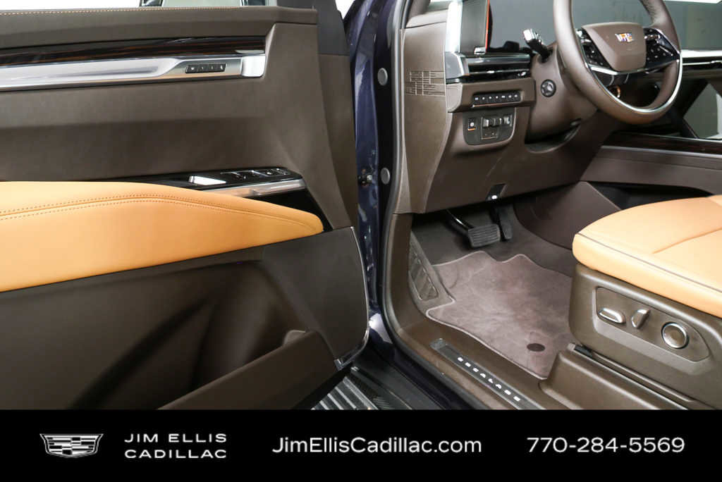 New 2026 Cadillac Escalade Luxury w/ Touring Package AWD/4WD image 8