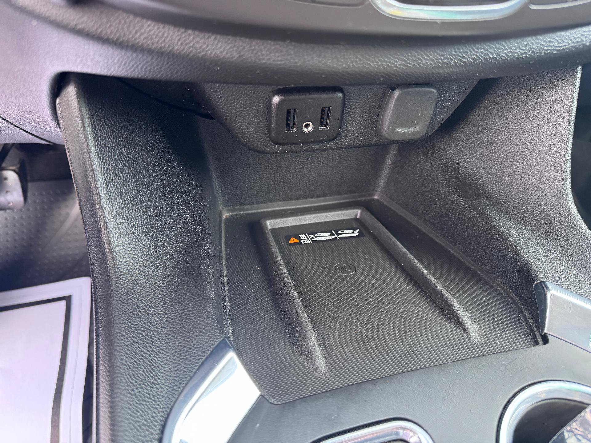 Used 2019 Chevrolet Traverse Premier w/ LPO, Floor Liner Package AWD/4WD image 42