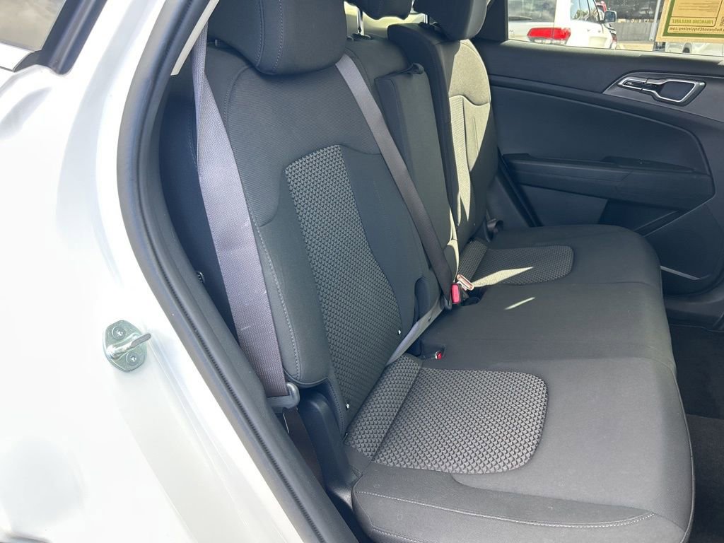 Used 2023 Kia Sportage LX image 26
