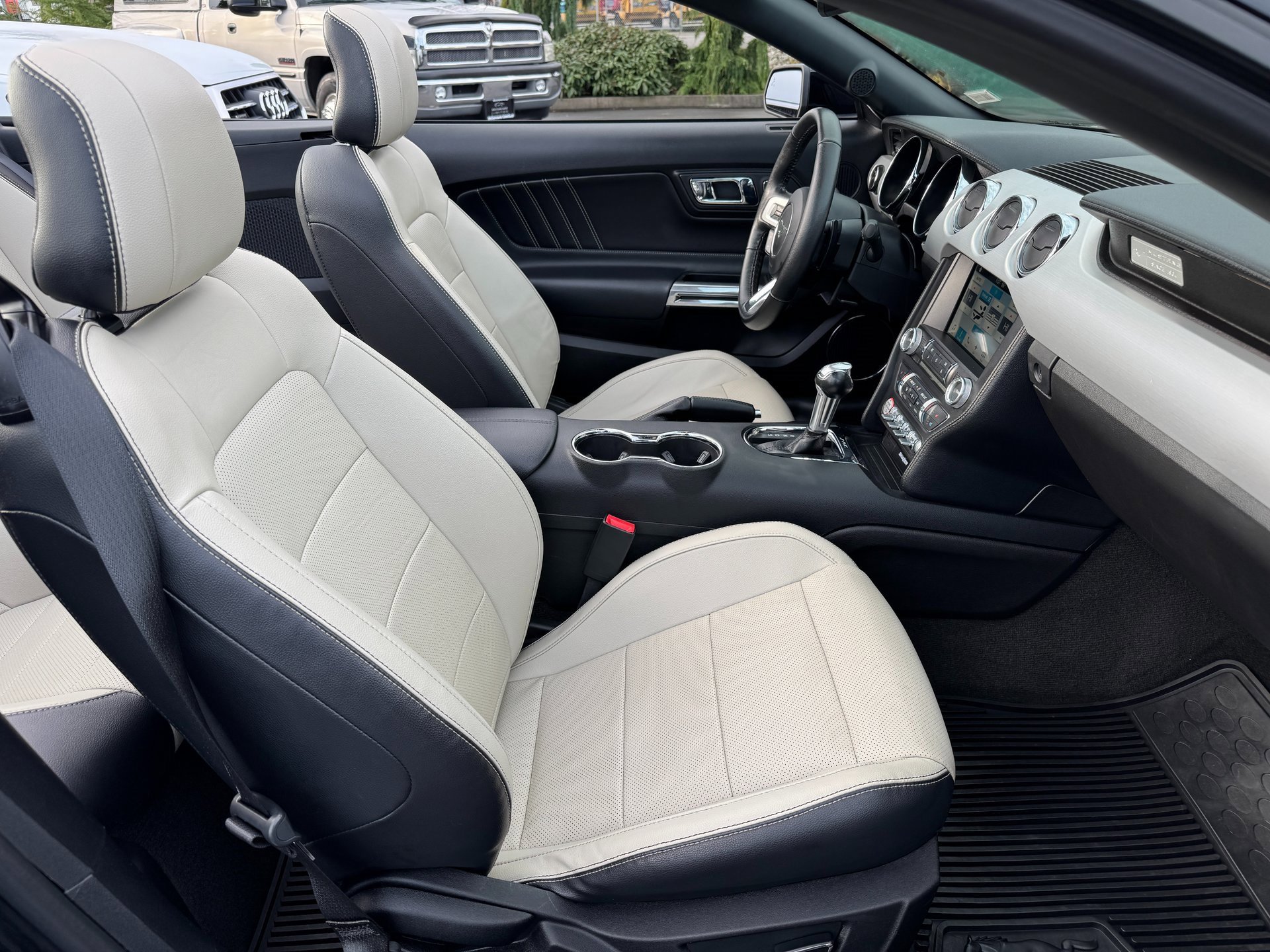 Used 2017 Ford Mustang GT Premium w/ Equipment Group 401A image 24