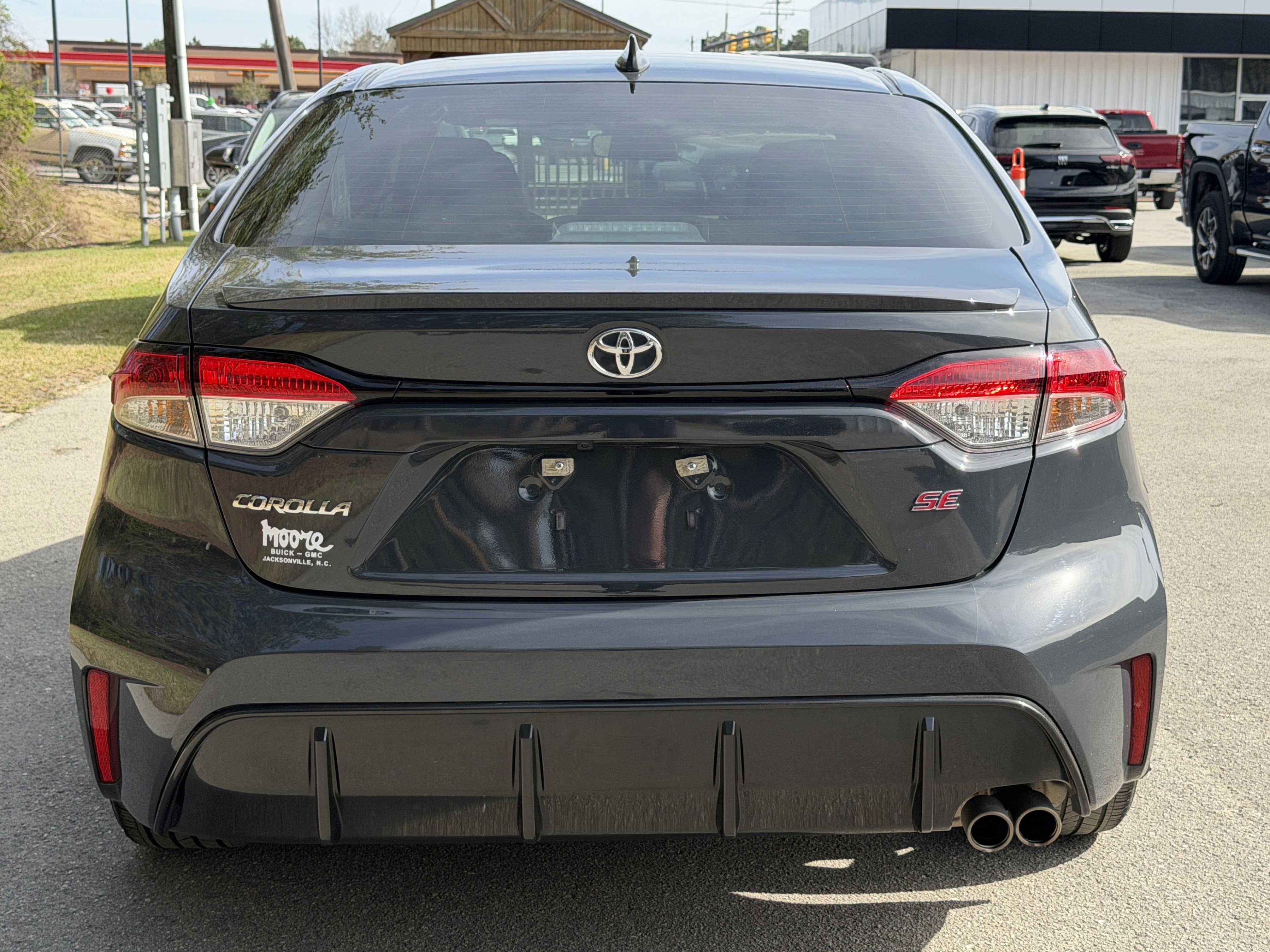 Used 2025 Toyota Corolla SE FWD image 11