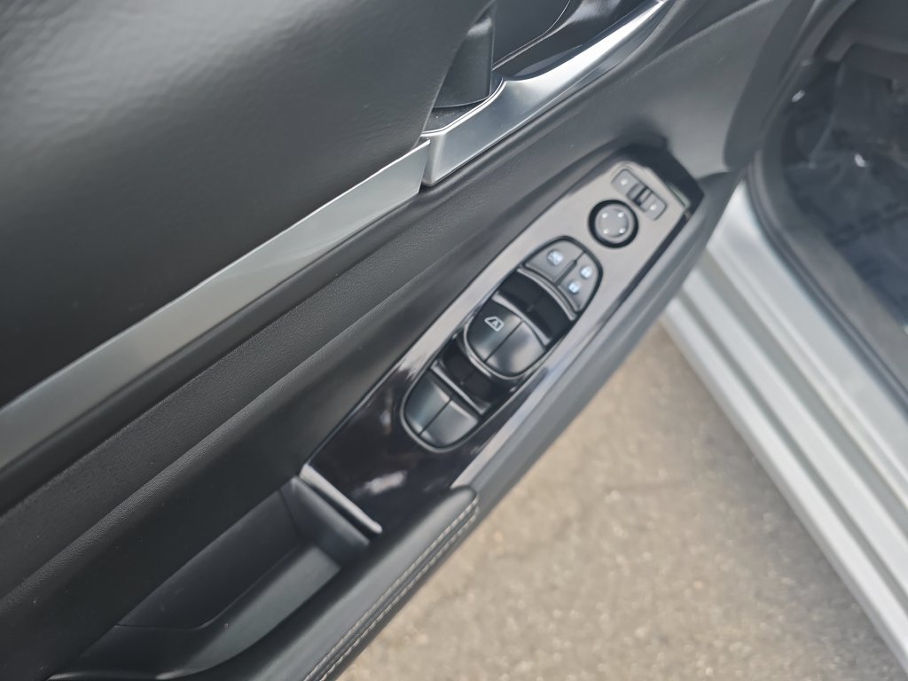 Used 2023 Nissan Altima 2.5 SV FWD image 11