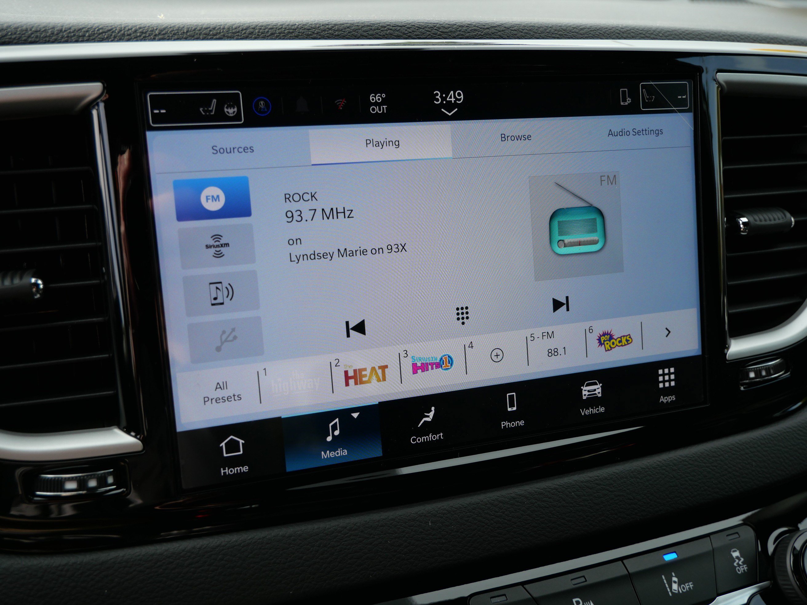 New 2027 Chrysler Pacifica LX FWD image 12