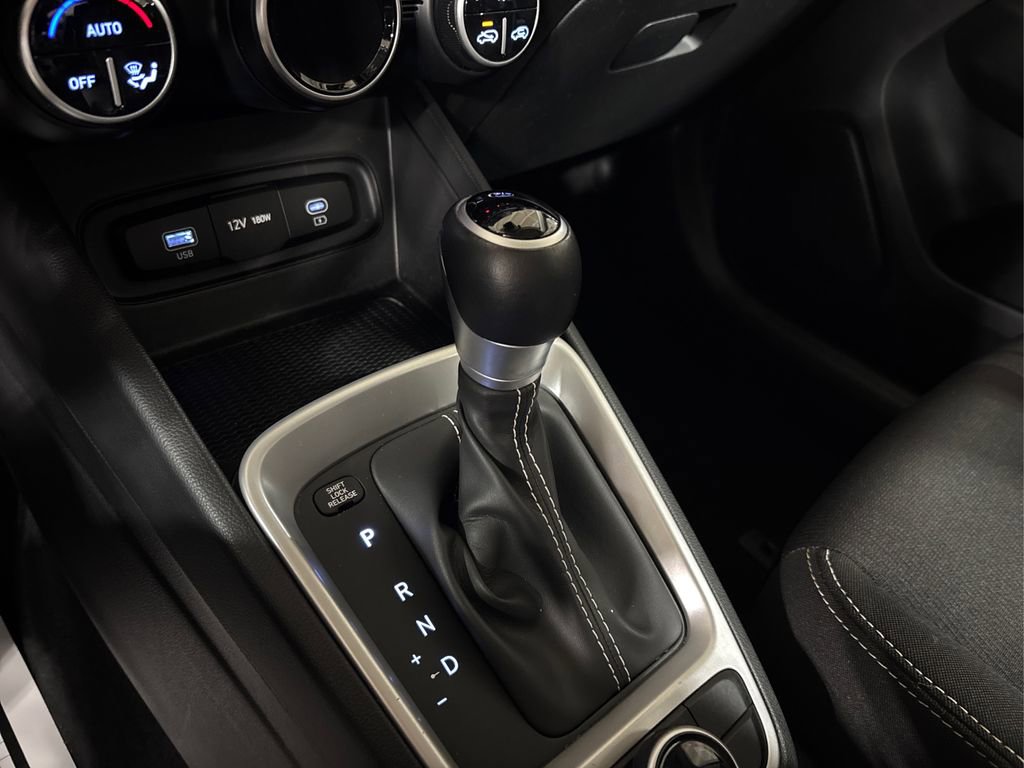 Used 2023 Hyundai Venue SEL w/ Cargo Package image 30