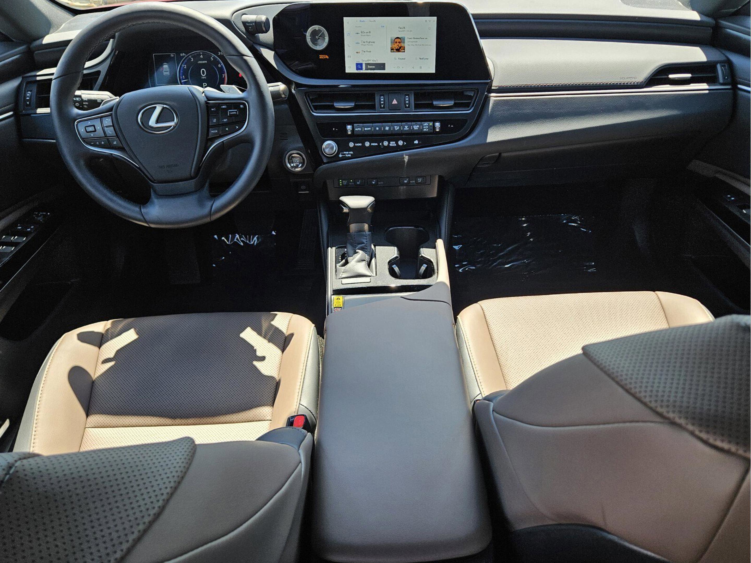 Certified 2025 Lexus ES 350 w/ Premium Package FWD image 31