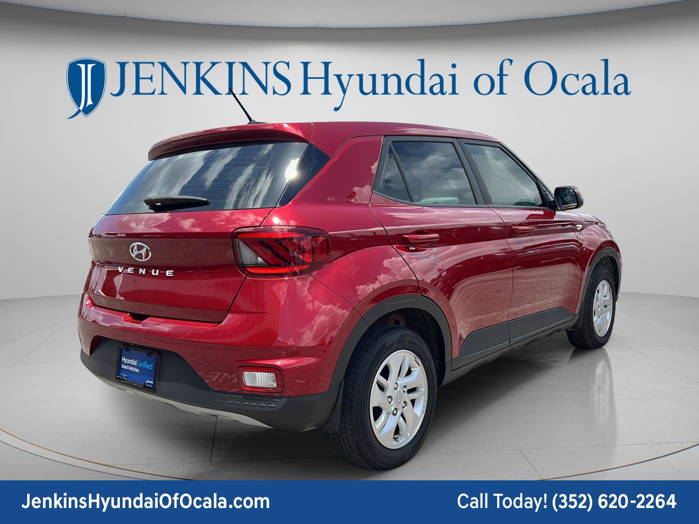 Certified 2024 Hyundai Venue SE FWD image 3