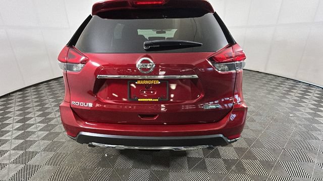 Used 2020 Nissan Rogue S FWD video 3