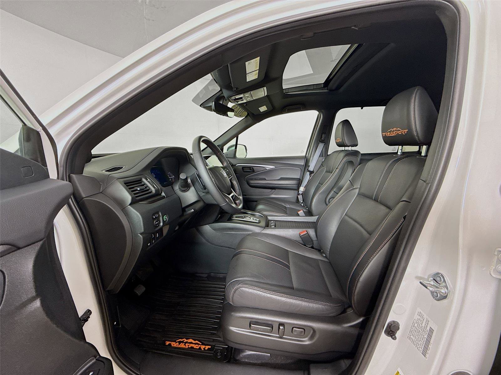 Used 2023 Honda Passport TrailSport image 5
