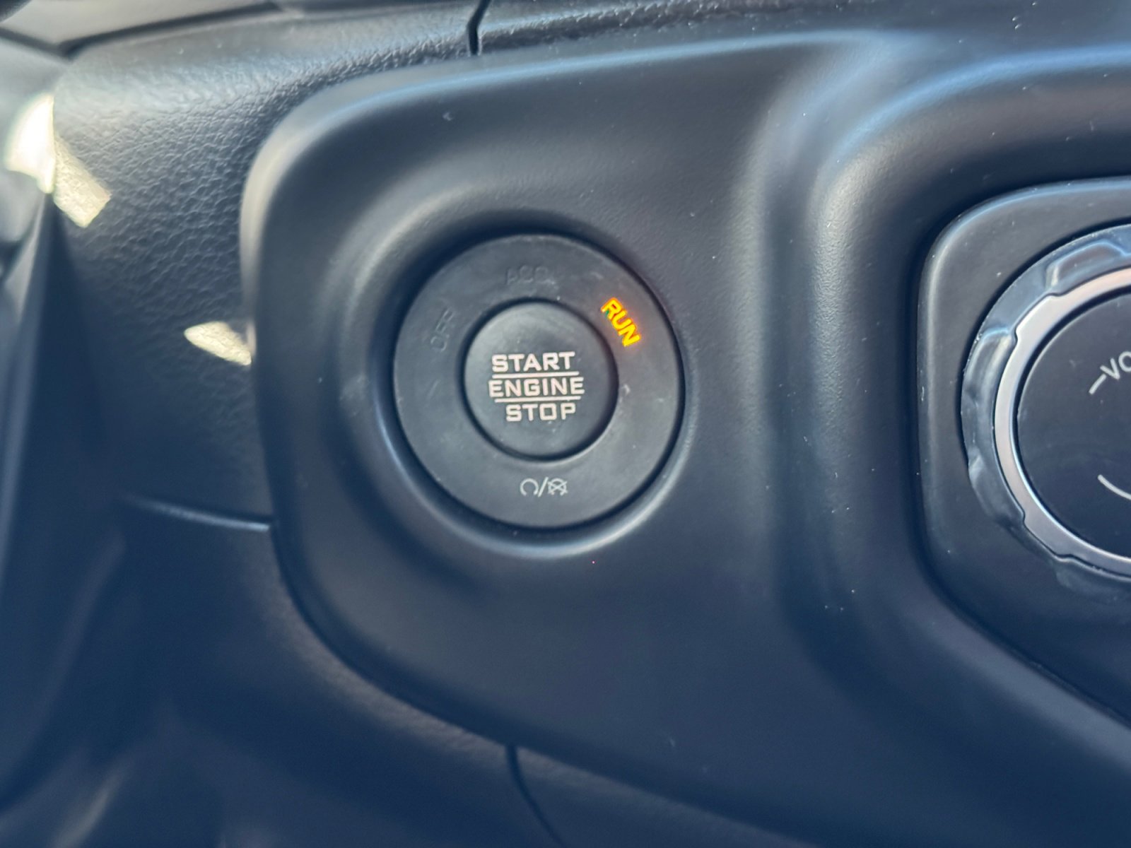 Used 2023 Jeep Wrangler Unlimited w/ 8.4" Radio Group AWD/4WD image 18