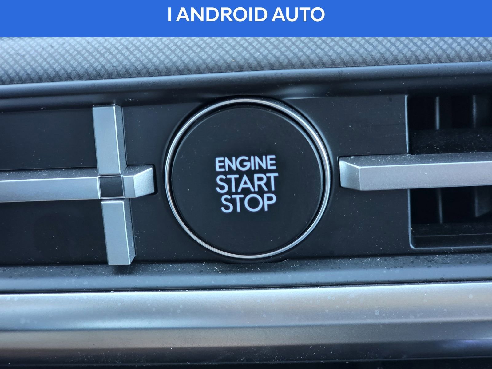 Used 2025 Hyundai Santa Fe SE image 29