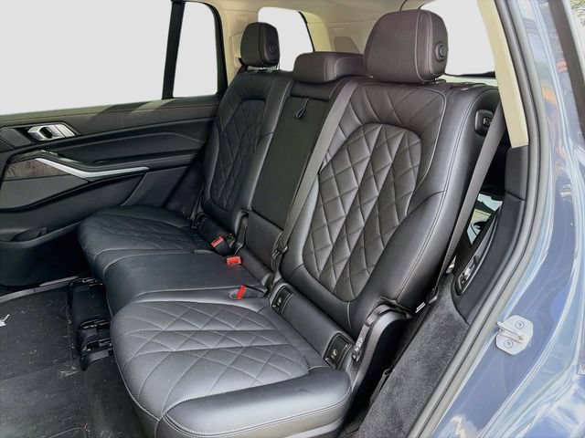 Used 2024 BMW X7 xDrive40i AWD/4WD image 12