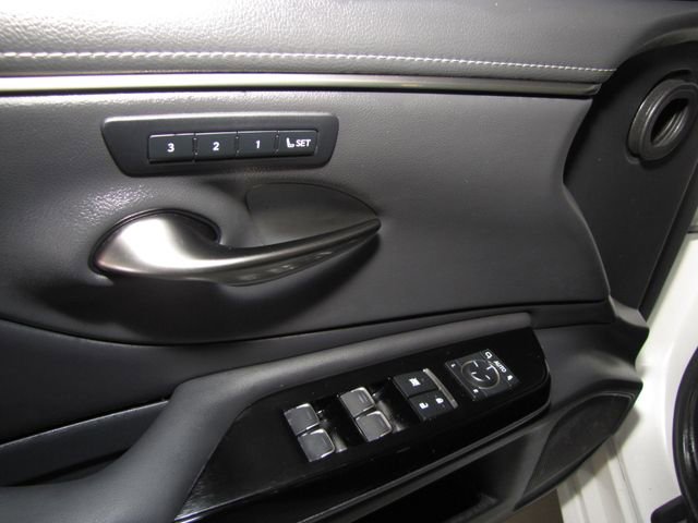 Used 2023 Lexus ES 350 w/ Premium Package image 11