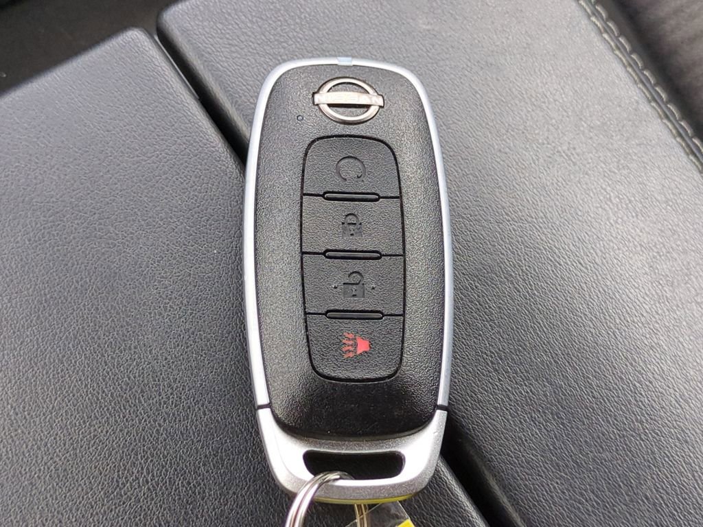 Certified 2023 Nissan Rogue SV image 33