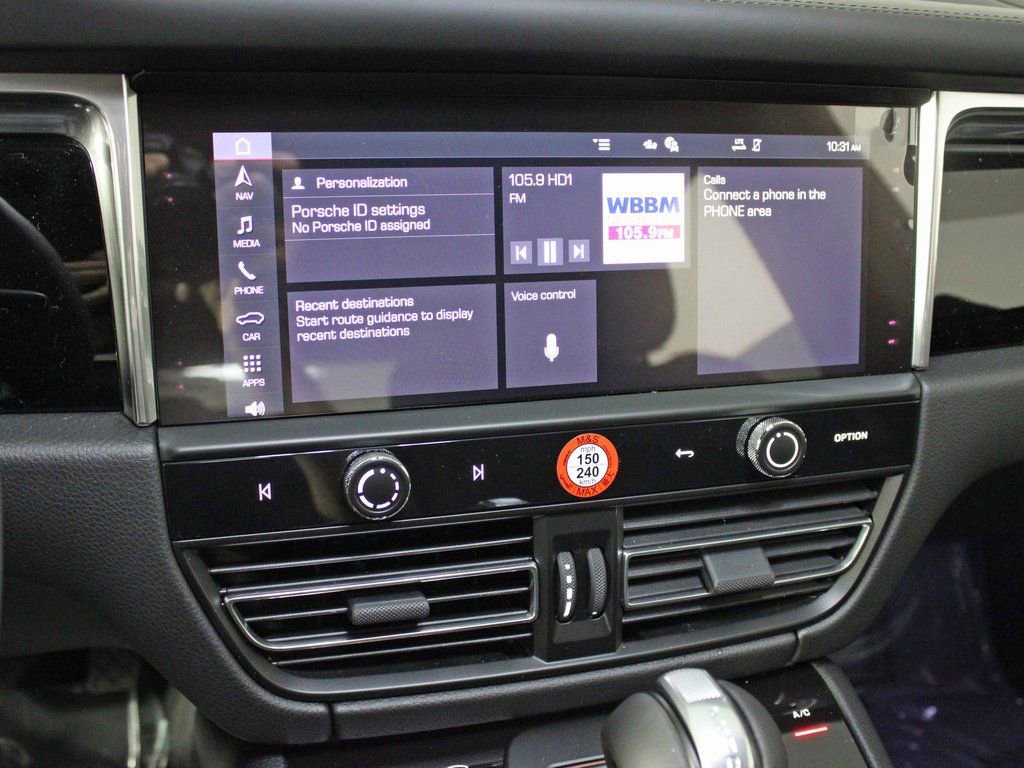Certified 2025 Porsche Macan image 27